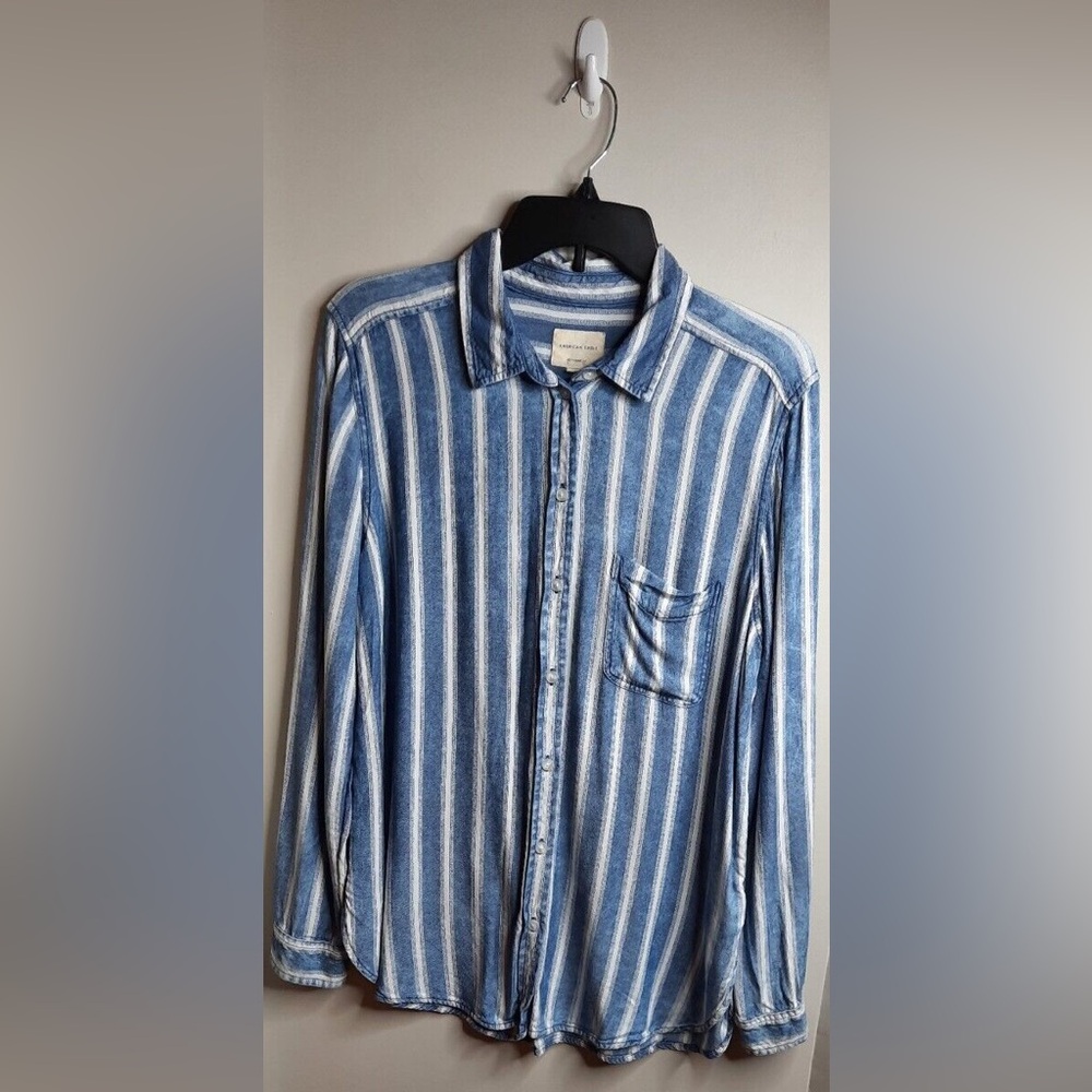 American Eagle 🦅 Blue and White Striped Button-Up Shirt